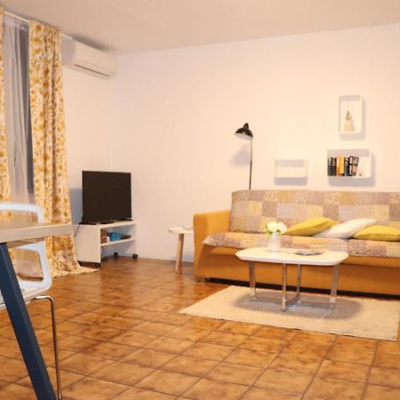 Apartments Zvezdica*** With Garden Zambratija  Exterior photo