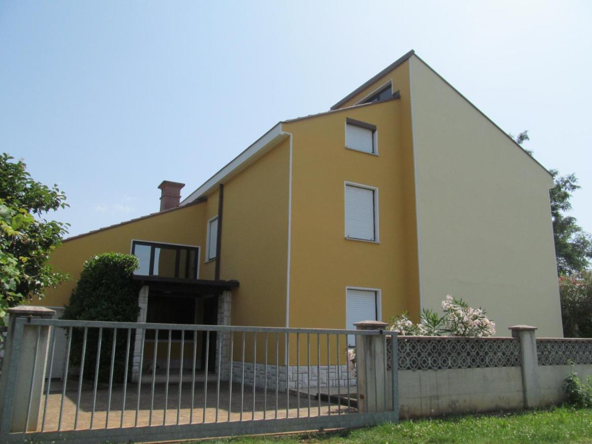 Apartments Zvezdica*** With Garden Zambratija  Exterior photo